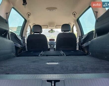 Серый Опель Zafira Tourer, объемом двигателя 1.96 л и пробегом 187 тыс. км за 9999 $, фото 10 на Automoto.ua