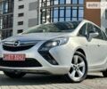 Серый Опель Zafira Tourer, объемом двигателя 2 л и пробегом 200 тыс. км за 12000 $, фото 1 на Automoto.ua