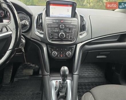 Серый Опель Zafira Tourer, объемом двигателя 2 л и пробегом 261 тыс. км за 10499 $, фото 28 на Automoto.ua
