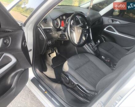 Серый Опель Zafira Tourer, объемом двигателя 2 л и пробегом 201 тыс. км за 11850 $, фото 23 на Automoto.ua