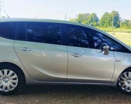 Серый Опель Zafira Tourer, объемом двигателя 2 л и пробегом 201 тыс. км за 11850 $, фото 8 на Automoto.ua