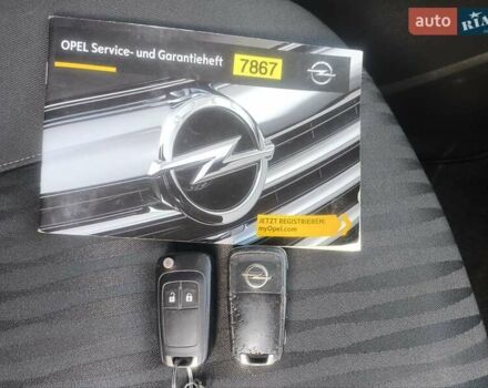 Серый Опель Zafira Tourer, объемом двигателя 2 л и пробегом 201 тыс. км за 11850 $, фото 19 на Automoto.ua