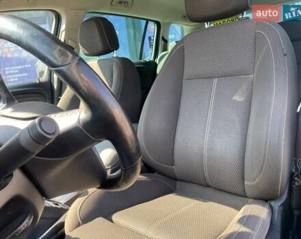 Серый Опель Zafira Tourer, объемом двигателя 1.96 л и пробегом 193 тыс. км за 11500 $, фото 17 на Automoto.ua