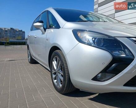 Серый Опель Zafira Tourer, объемом двигателя 1.96 л и пробегом 187 тыс. км за 9999 $, фото 16 на Automoto.ua