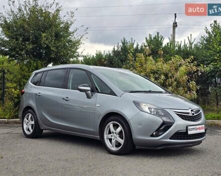 Серый Опель Zafira Tourer, объемом двигателя 2 л и пробегом 261 тыс. км за 10499 $, фото 3 на Automoto.ua