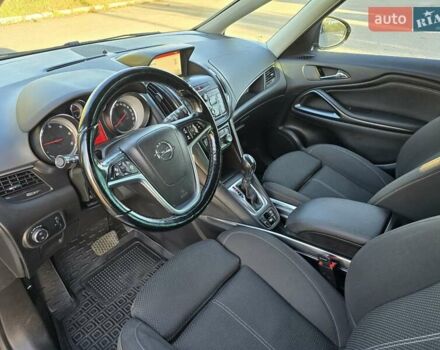 Серый Опель Zafira Tourer, объемом двигателя 2 л и пробегом 261 тыс. км за 10499 $, фото 27 на Automoto.ua