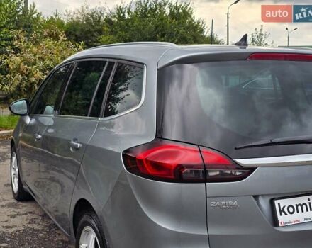Серый Опель Zafira Tourer, объемом двигателя 2 л и пробегом 261 тыс. км за 10499 $, фото 18 на Automoto.ua