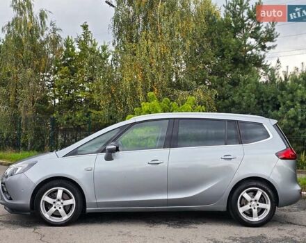Серый Опель Zafira Tourer, объемом двигателя 2 л и пробегом 261 тыс. км за 10499 $, фото 9 на Automoto.ua