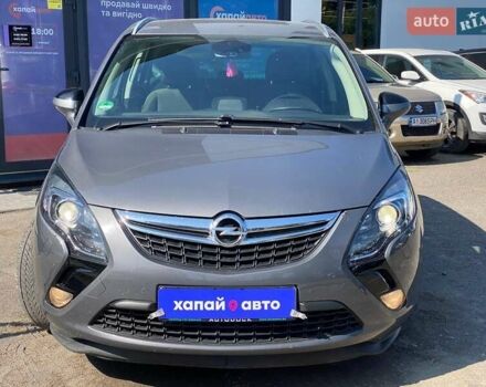 Серый Опель Zafira Tourer, объемом двигателя 1.96 л и пробегом 193 тыс. км за 11500 $, фото 1 на Automoto.ua