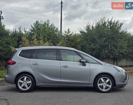 Серый Опель Zafira Tourer, объемом двигателя 2 л и пробегом 261 тыс. км за 10499 $, фото 4 на Automoto.ua