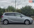 Серый Опель Zafira Tourer, объемом двигателя 2 л и пробегом 261 тыс. км за 10499 $, фото 4 на Automoto.ua