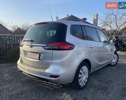 Серый Опель Zafira Tourer, объемом двигателя 2 л и пробегом 194 тыс. км за 11900 $, фото 5 на Automoto.ua