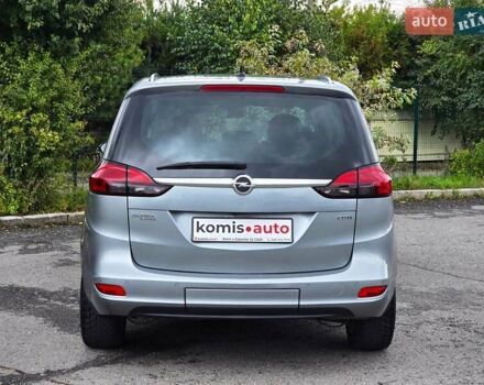 Серый Опель Zafira Tourer, объемом двигателя 2 л и пробегом 261 тыс. км за 10499 $, фото 6 на Automoto.ua