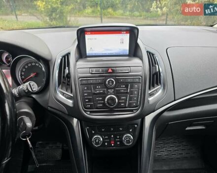 Серый Опель Zafira Tourer, объемом двигателя 2 л и пробегом 261 тыс. км за 10499 $, фото 38 на Automoto.ua