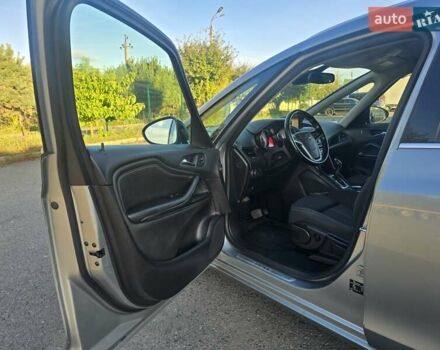 Серый Опель Zafira Tourer, объемом двигателя 2 л и пробегом 261 тыс. км за 10499 $, фото 22 на Automoto.ua