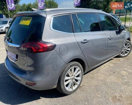 Серый Опель Zafira Tourer, объемом двигателя 1.96 л и пробегом 193 тыс. км за 11500 $, фото 4 на Automoto.ua