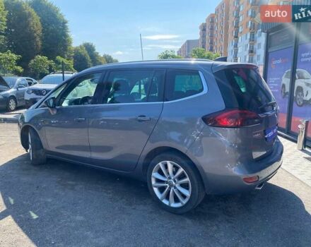 Серый Опель Zafira Tourer, объемом двигателя 1.96 л и пробегом 193 тыс. км за 11500 $, фото 6 на Automoto.ua