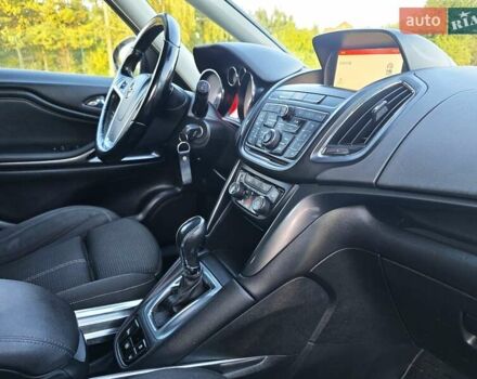 Серый Опель Zafira Tourer, объемом двигателя 2 л и пробегом 261 тыс. км за 10499 $, фото 40 на Automoto.ua
