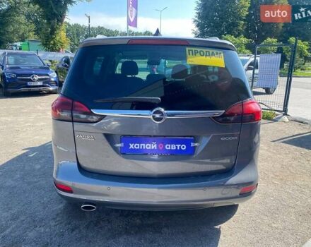 Серый Опель Zafira Tourer, объемом двигателя 1.96 л и пробегом 193 тыс. км за 11500 $, фото 5 на Automoto.ua