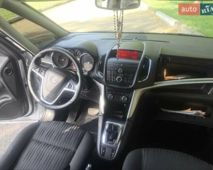 Серый Опель Zafira Tourer, объемом двигателя 2 л и пробегом 201 тыс. км за 11850 $, фото 27 на Automoto.ua