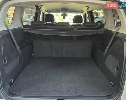 Серый Опель Zafira Tourer, объемом двигателя 1.6 л и пробегом 218 тыс. км за 10500 $, фото 27 на Automoto.ua