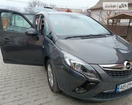 Серый Опель Zafira Tourer, объемом двигателя 1.6 л и пробегом 218 тыс. км за 11000 $, фото 8 на Automoto.ua