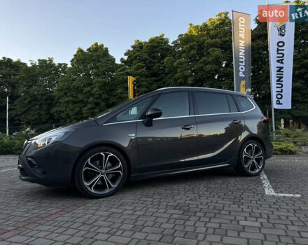 Серый Опель Zafira Tourer, объемом двигателя 2 л и пробегом 203 тыс. км за 13700 $, фото 3 на Automoto.ua