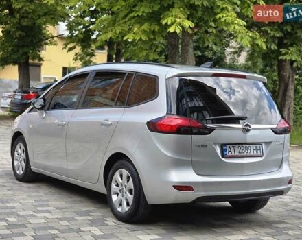Серый Опель Zafira Tourer, объемом двигателя 1.6 л и пробегом 218 тыс. км за 10500 $, фото 9 на Automoto.ua