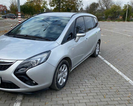 Серый Опель Zafira Tourer, объемом двигателя 1.6 л и пробегом 210 тыс. км за 12199 $, фото 1 на Automoto.ua