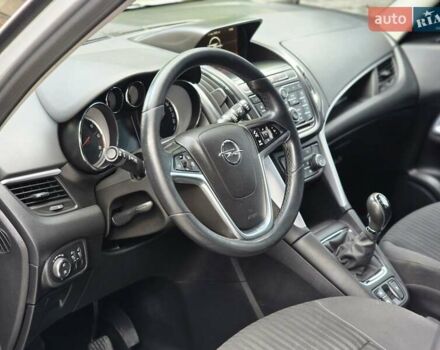 Серый Опель Zafira Tourer, объемом двигателя 1.6 л и пробегом 218 тыс. км за 10500 $, фото 16 на Automoto.ua