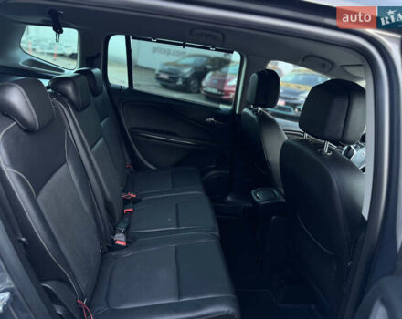 Серый Опель Zafira Tourer, объемом двигателя 2 л и пробегом 203 тыс. км за 13700 $, фото 25 на Automoto.ua