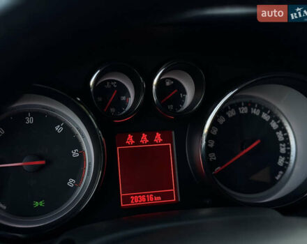 Серый Опель Zafira Tourer, объемом двигателя 2 л и пробегом 203 тыс. км за 13700 $, фото 17 на Automoto.ua