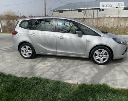 Сірий Опель Zafira Tourer, об'ємом двигуна 1.6 л та пробігом 215 тис. км за 11800 $, фото 4 на Automoto.ua