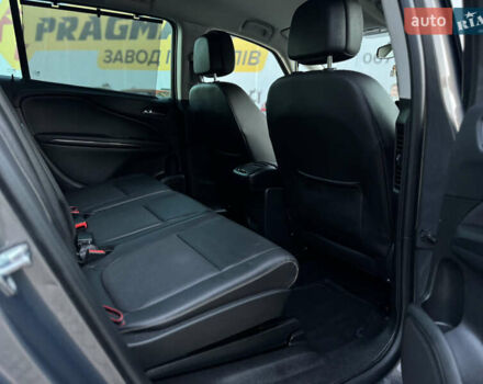 Серый Опель Zafira Tourer, объемом двигателя 2 л и пробегом 203 тыс. км за 13700 $, фото 26 на Automoto.ua