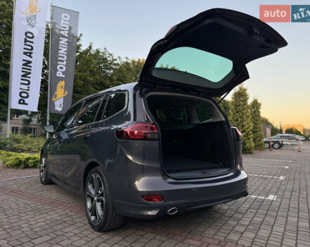 Серый Опель Zafira Tourer, объемом двигателя 2 л и пробегом 203 тыс. км за 13700 $, фото 23 на Automoto.ua
