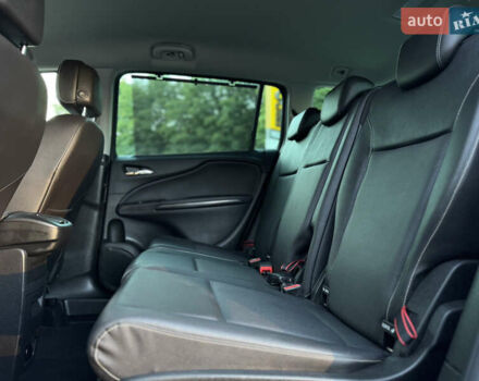 Серый Опель Zafira Tourer, объемом двигателя 2 л и пробегом 203 тыс. км за 13700 $, фото 20 на Automoto.ua