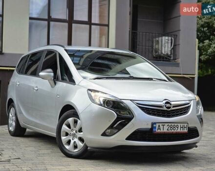 Серый Опель Zafira Tourer, объемом двигателя 1.6 л и пробегом 218 тыс. км за 10500 $, фото 8 на Automoto.ua