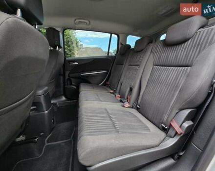 Серый Опель Zafira Tourer, объемом двигателя 1.6 л и пробегом 218 тыс. км за 10500 $, фото 21 на Automoto.ua