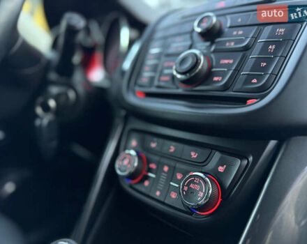 Серый Опель Zafira Tourer, объемом двигателя 2 л и пробегом 203 тыс. км за 13700 $, фото 29 на Automoto.ua