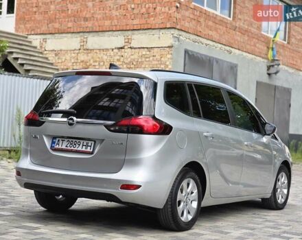 Серый Опель Zafira Tourer, объемом двигателя 1.6 л и пробегом 218 тыс. км за 10500 $, фото 13 на Automoto.ua