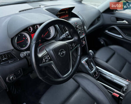 Серый Опель Zafira Tourer, объемом двигателя 2 л и пробегом 203 тыс. км за 14100 $, фото 14 на Automoto.ua