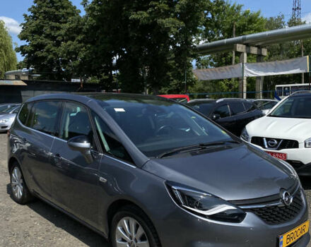 Серый Опель Zafira Tourer, объемом двигателя 1.6 л и пробегом 196 тыс. км за 13500 $, фото 2 на Automoto.ua