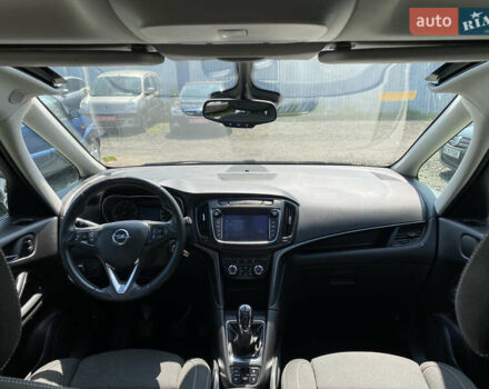 Серый Опель Zafira Tourer, объемом двигателя 1.6 л и пробегом 196 тыс. км за 13500 $, фото 17 на Automoto.ua