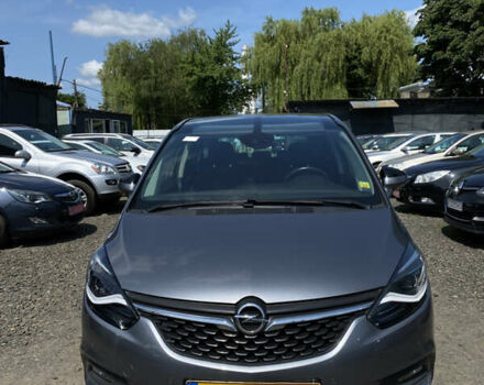 Серый Опель Zafira Tourer, объемом двигателя 1.6 л и пробегом 196 тыс. км за 13500 $, фото 1 на Automoto.ua