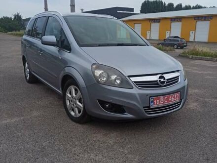 Опель Zafira Tourer 2011 в Черкассах на Automoto.ua Серый Опель Zafira Tourer, объемом двигателя 1.8 л и пробегом 207 тыс. км за 7500 $, фото 1 на Automoto.ua