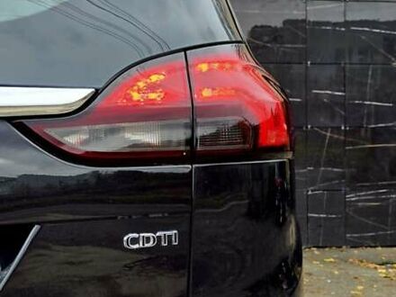 Сірий Опель Zafira Tourer, об'ємом двигуна 2 л та пробігом 142 тис. км за 12000 $, фото 1 на Automoto.ua