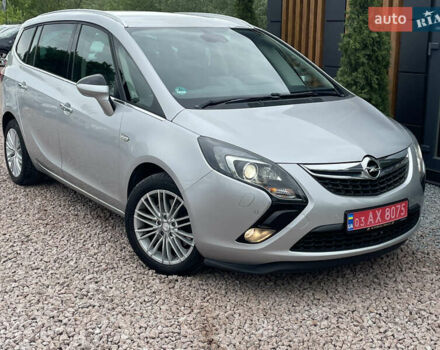 Серый Опель Zafira Tourer, объемом двигателя 2 л и пробегом 195 тыс. км за 11990 $, фото 1 на Automoto.ua