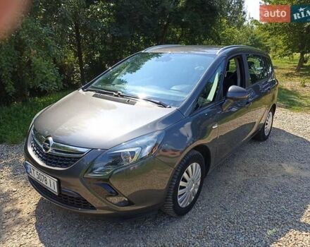 Серый Опель Zafira Tourer, объемом двигателя 1.4 л и пробегом 262 тыс. км за 7900 $, фото 1 на Automoto.ua
