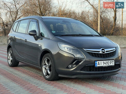 Опель Zafira Tourer 2012 в Белой Церкве на Automoto.ua Серый Опель Zafira Tourer, объемом двигателя 2 л и пробегом 219 тыс. км за 9400 $, фото 1 на Automoto.ua