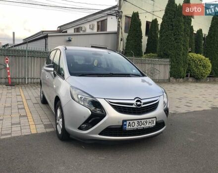 Серый Опель Zafira Tourer, объемом двигателя 2 л и пробегом 265 тыс. км за 9000 $, фото 1 на Automoto.ua